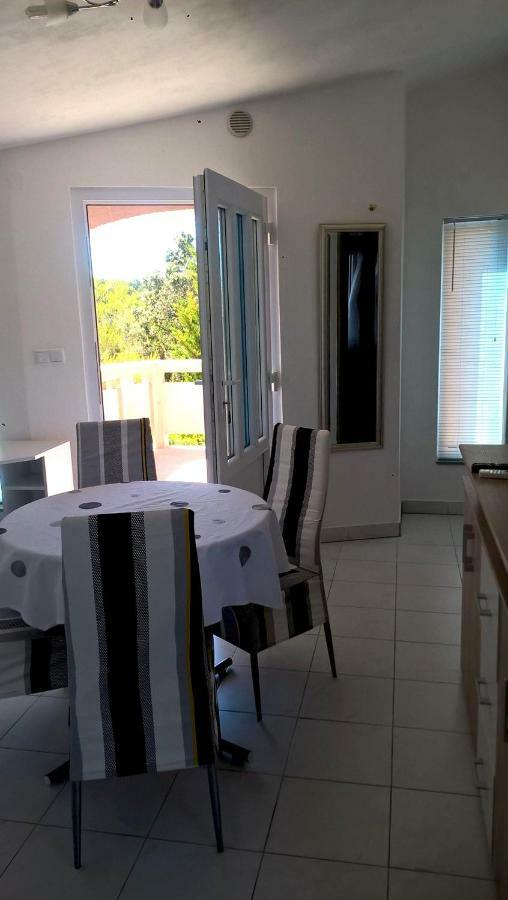 Apartment Kamelia Vir Exterior photo